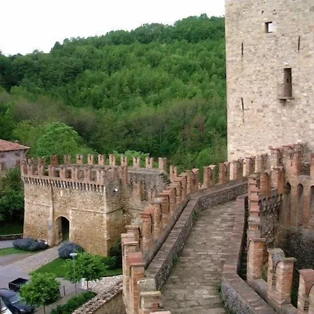 Castello Di 4* Vigoleno