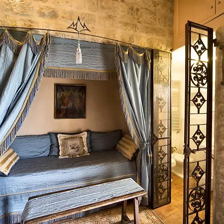 ベッド・アンド・ブレックファスト Castello Di 4*