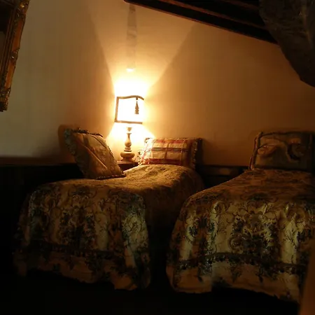 ベッド・アンド・ブレックファスト Castello Di 4*