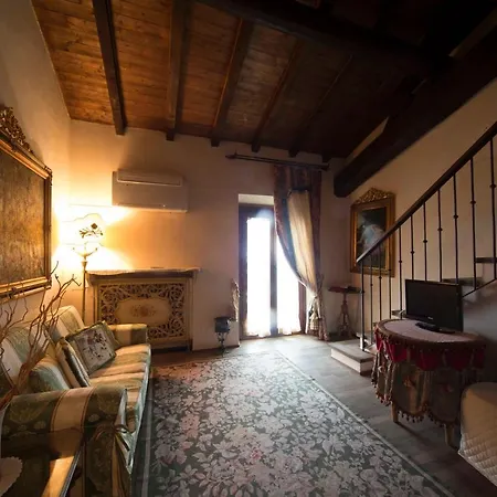 ベッド・アンド・ブレックファスト Castello Di Vigoleno