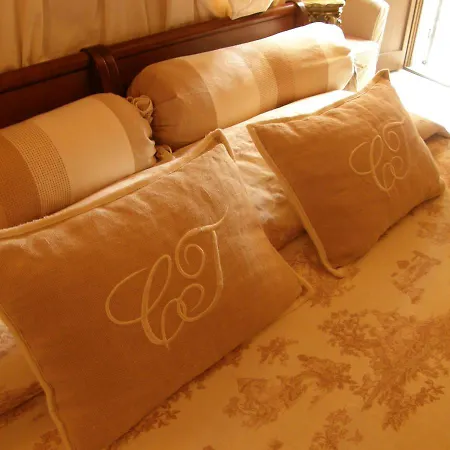 ベッド・アンド・ブレックファスト Castello Di 4*