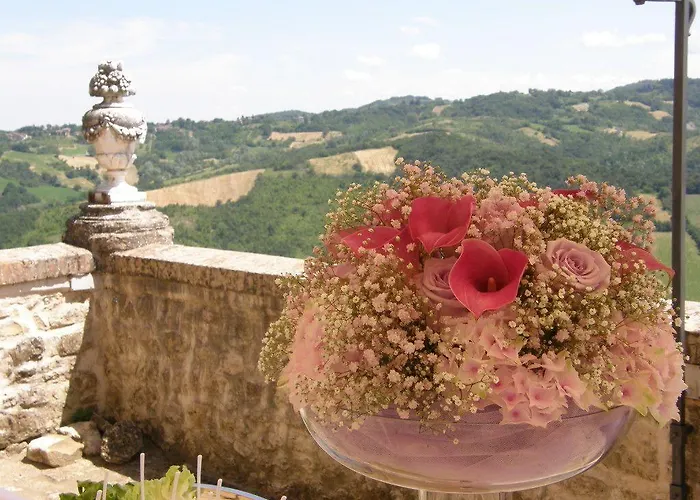 Couette-café Castello Di 4*