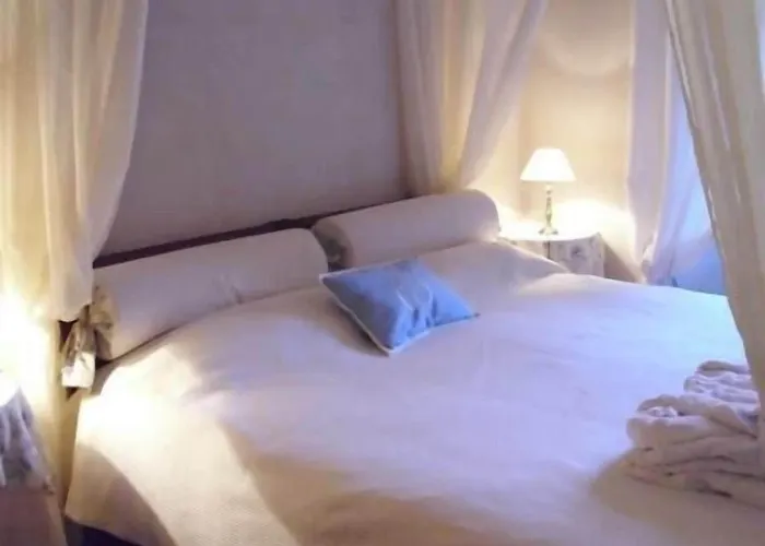 Couette-café Castello Di 4*