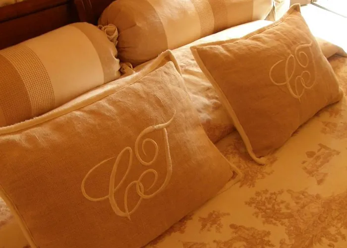 Couette-café Castello Di 4*