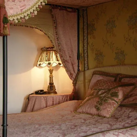 Bed and breakfast Castello Di Vigoleno