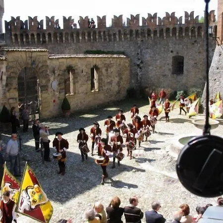 Castello Di Отель типа 