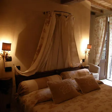 Castello Di Bed and breakfast