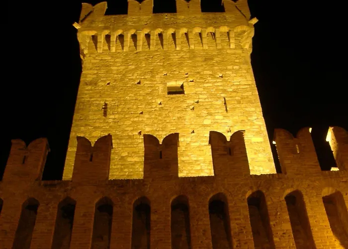 Castello Di Alojamento de Acomodação e Pequeno-almoço Vigoleno