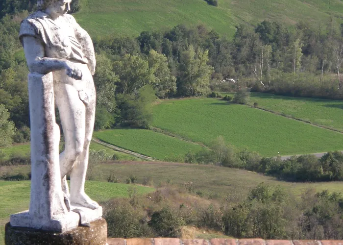 Castello Di Alojamento de Acomodação e Pequeno-almoço 4*