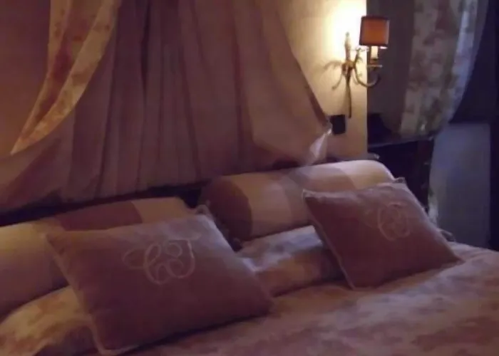 Alojamento de Acomodação e Pequeno-almoço Castello Di Vigoleno