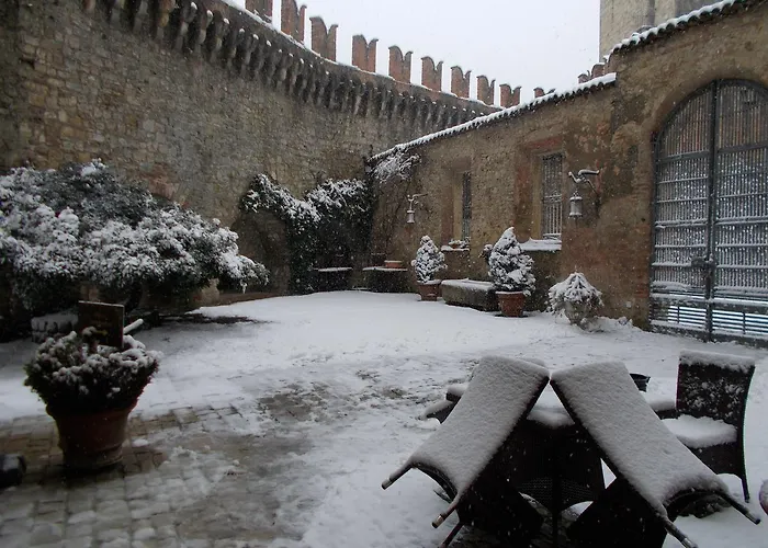 Castello Di Alojamento de Acomodação e Pequeno-almoço